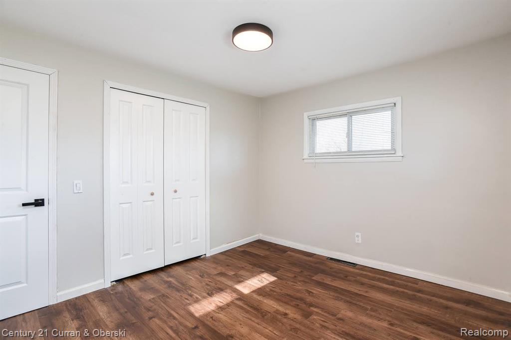 17528 Sumpter Road Belleville, MI 48111 - Photo 14 of 30