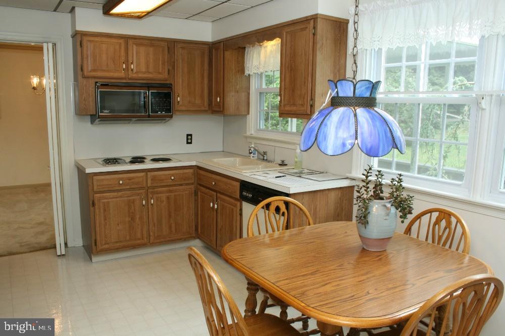1044 Preston Road Lancaster, PA 17601 - Photo 7 of 13