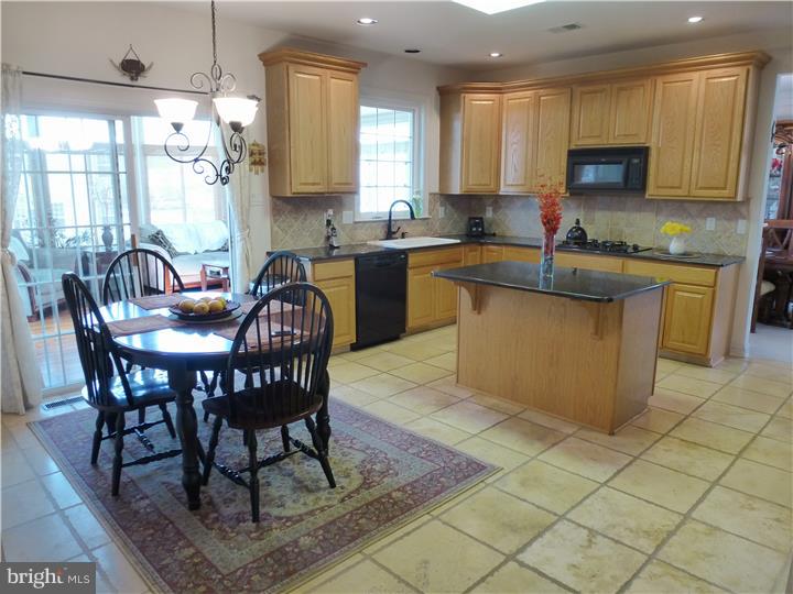 9 Mayfield Road Bordentown, NJ 08505 - Photo 11 of 25 Kitchen