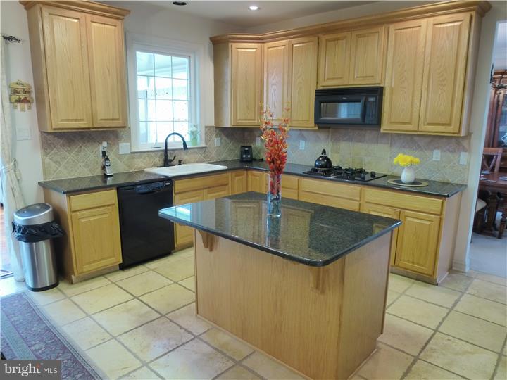 9 Mayfield Road Bordentown, NJ 08505 - Photo 12 of 25 Kitchen