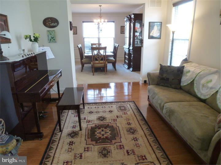 9 Mayfield Road Bordentown, NJ 08505 - Photo 5 of 25 Living Room