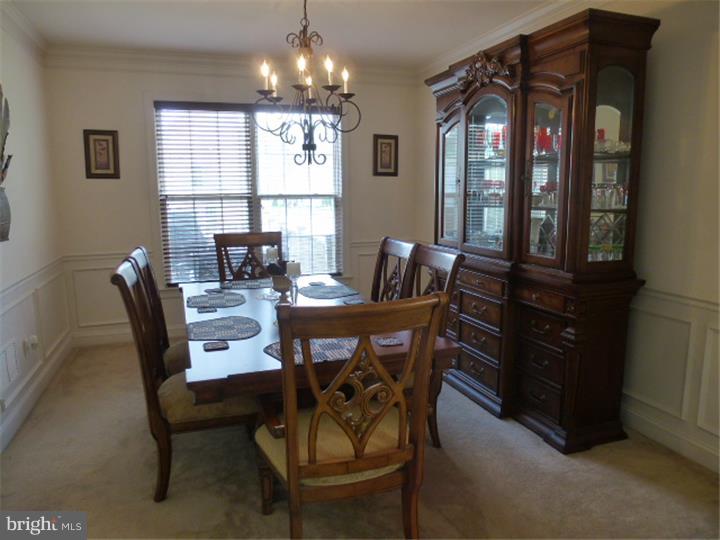 9 Mayfield Road Bordentown, NJ 08505 - Photo 6 of 25 Dining Room