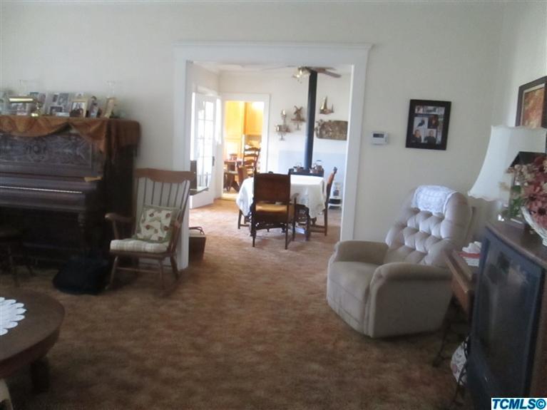 13518 Johnson Road Los Banos, CA 93635 - Photo 7 of 15 a view of Living room, dining, and kitch