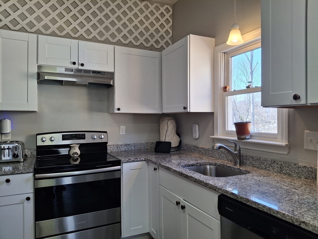 35 Cedar Street, Unit 6 Gardner, MA 01440 - Photo 3 of 39