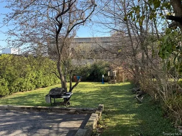 $5,400 | 268 Schenck Avenue, Great Neck, NY 11021