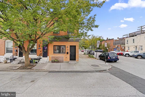 $3,500 | 300 South Robinson Street, Baltimore, MD 21224