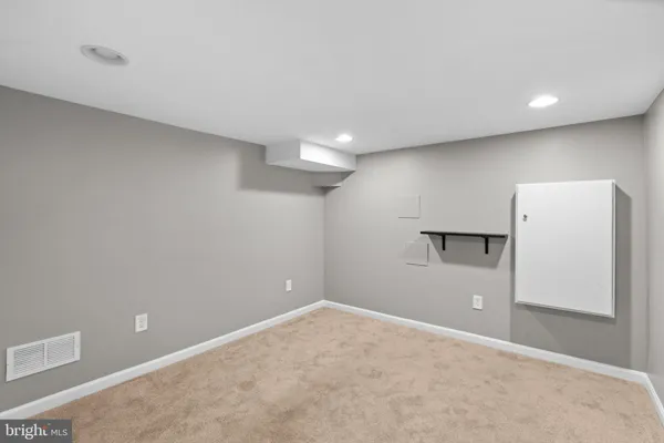 $3,500 | 300 South Robinson Street, Baltimore, MD 21224