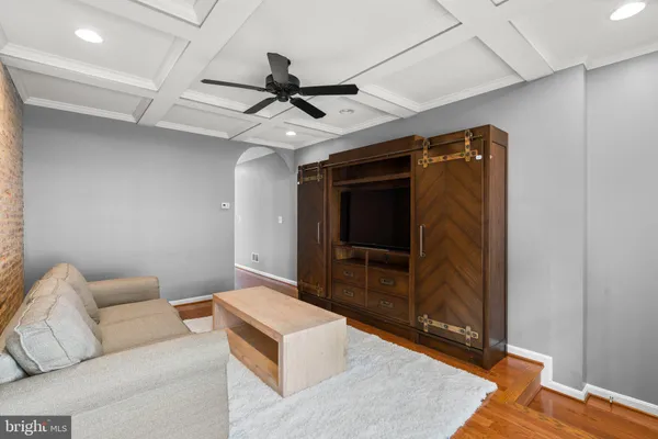 $3,500 | 300 South Robinson Street, Baltimore, MD 21224