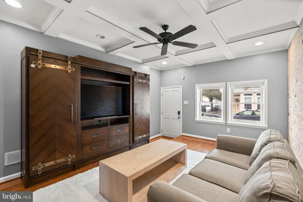 $3,500 | 300 South Robinson Street, Baltimore, MD 21224