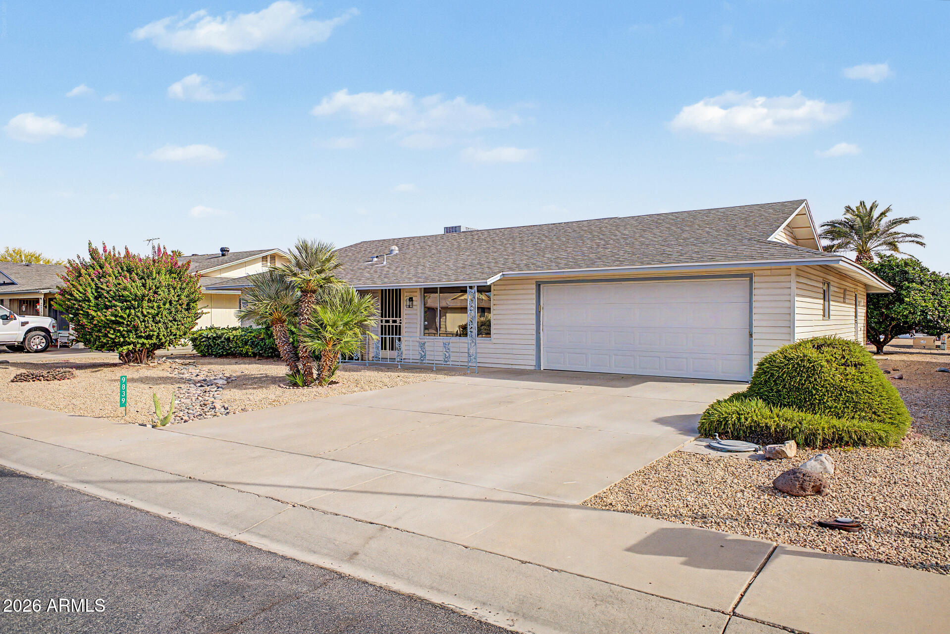 9839 West Royal Oak Road Sun City, AZ 85351 - Photo 5 of 32