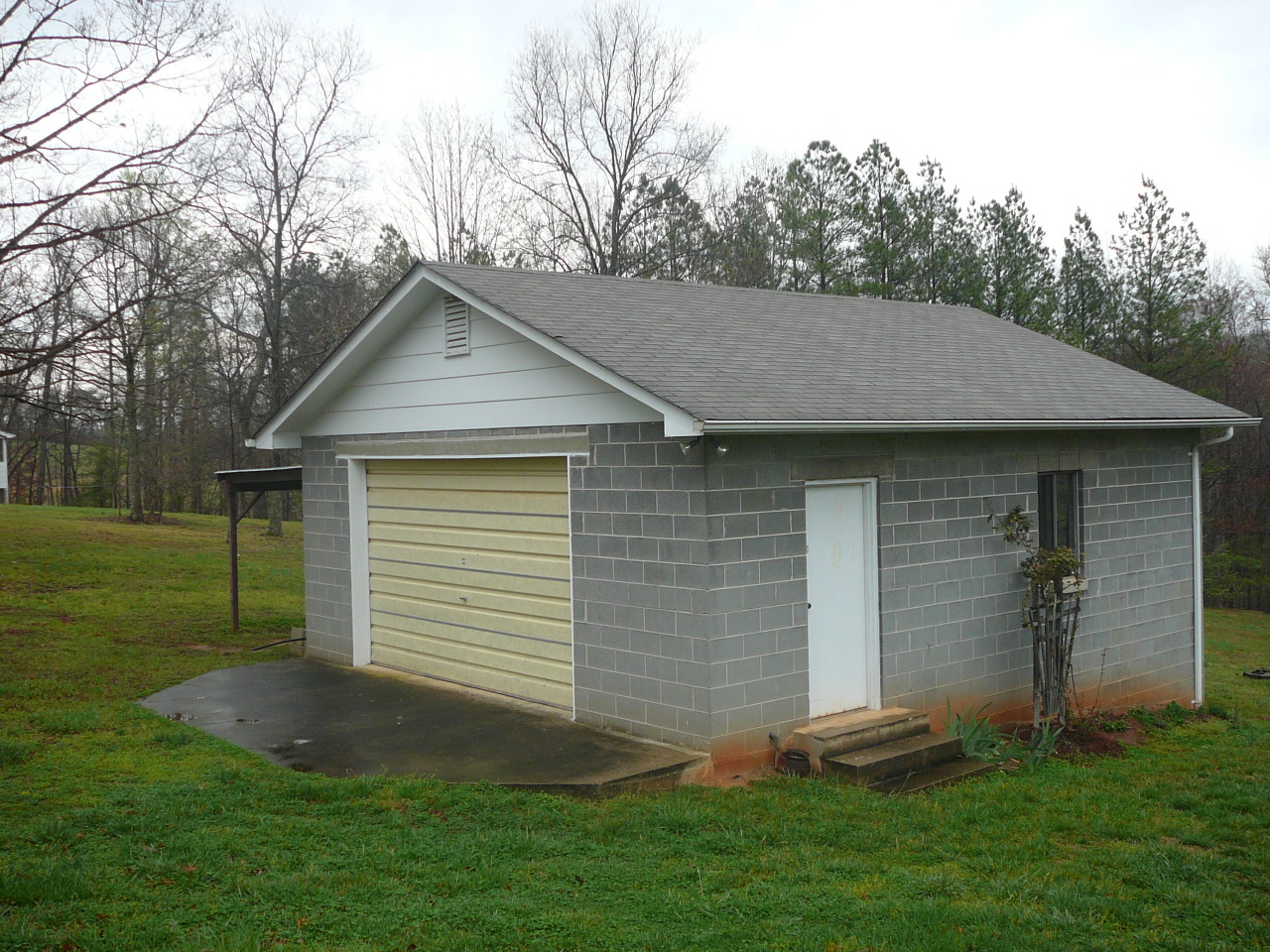 1248 Trading Post Road Huddleston, VA 24104 - Photo 16 of 18 Garage - Workshop