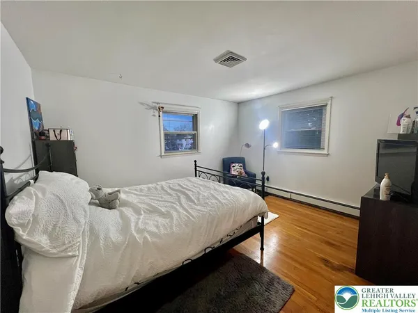 $3,200 | 1160 Brentwood Avenue, Bethlehem, PA 18017