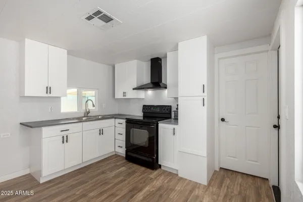 $75,000 | 2050 West Dunlap Avenue, Unit D42, Phoenix, AZ 85021