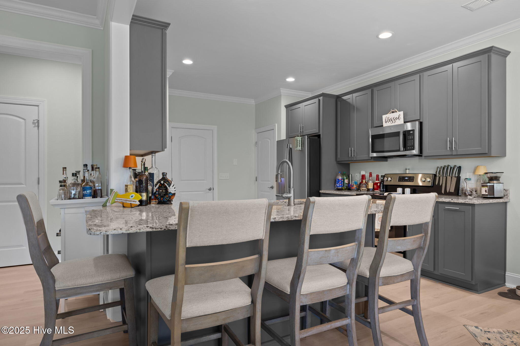 132 Freedom Park Road Beaufort, NC 28516 - Photo 14 of 46 Bar & Kitchen