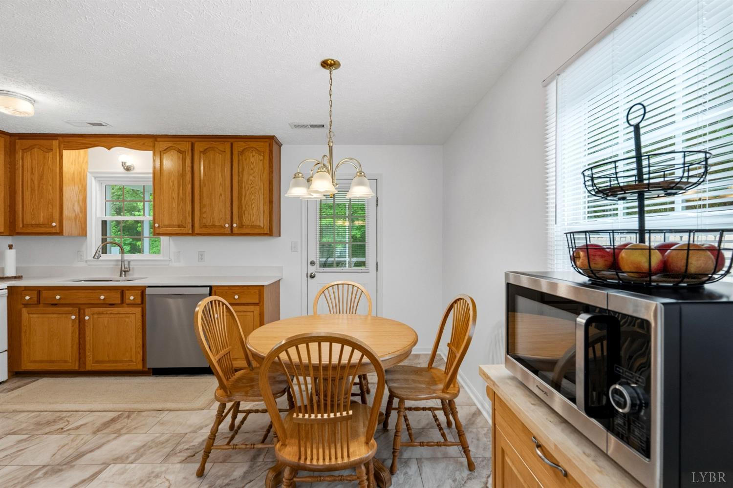 271 Rockwell Road Lynchburg, VA 24504 - Photo 8 of 37