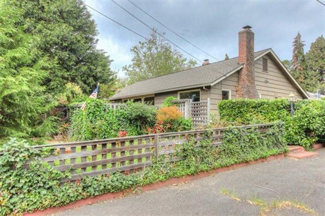 2309 Hillcrest Road Medford, OR 97504 - Photo 1 of 35 Primary Photo