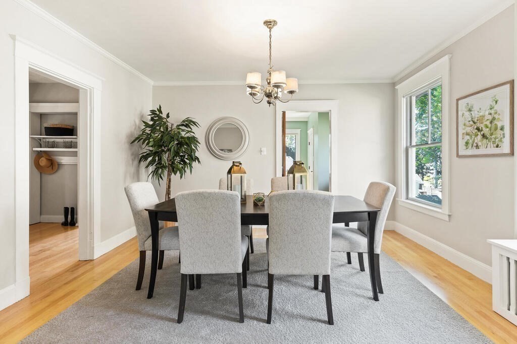 91 Pleasant Street Reading, MA 01867 - Photo 11 of 39