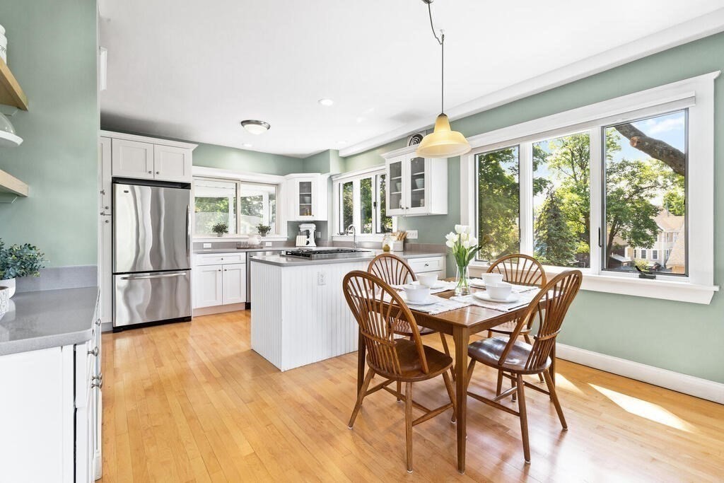 91 Pleasant Street Reading, MA 01867 - Photo 13 of 39