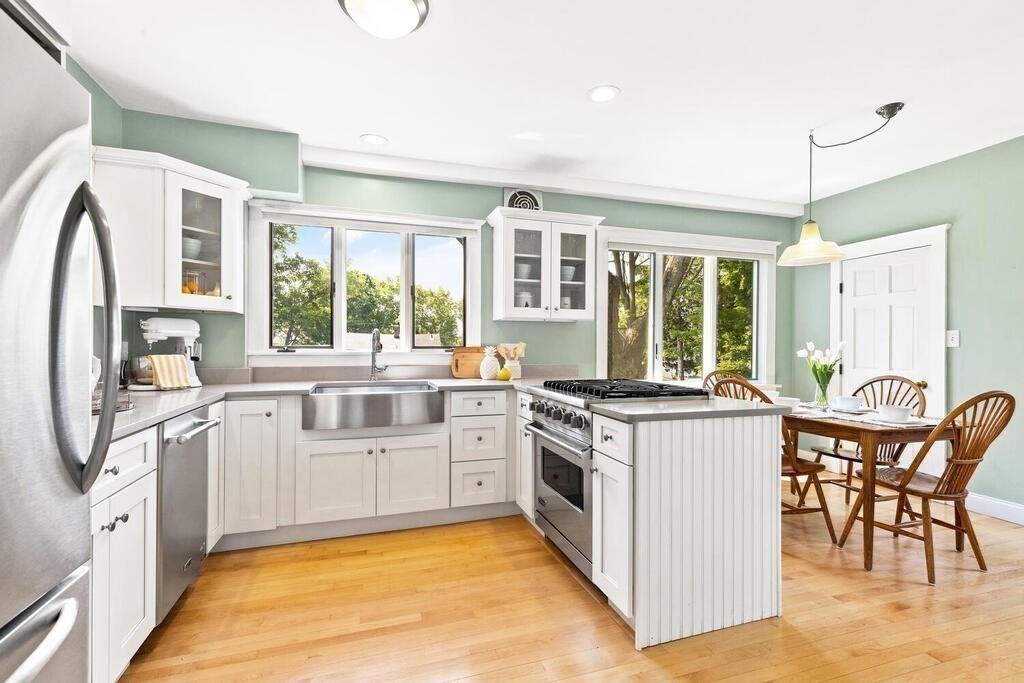 91 Pleasant Street Reading, MA 01867 - Photo 14 of 39