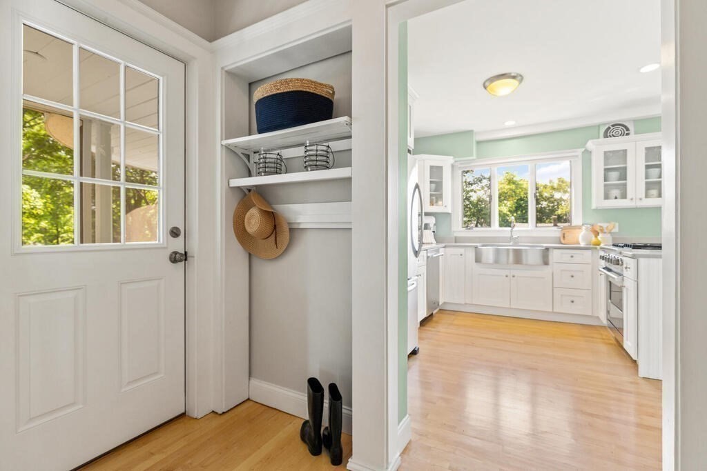 91 Pleasant Street Reading, MA 01867 - Photo 18 of 39