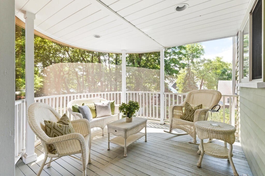 91 Pleasant Street Reading, MA 01867 - Photo 19 of 39