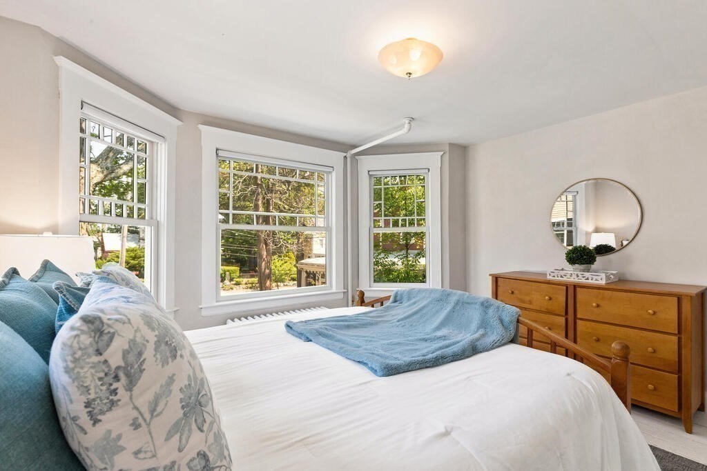 91 Pleasant Street Reading, MA 01867 - Photo 21 of 39