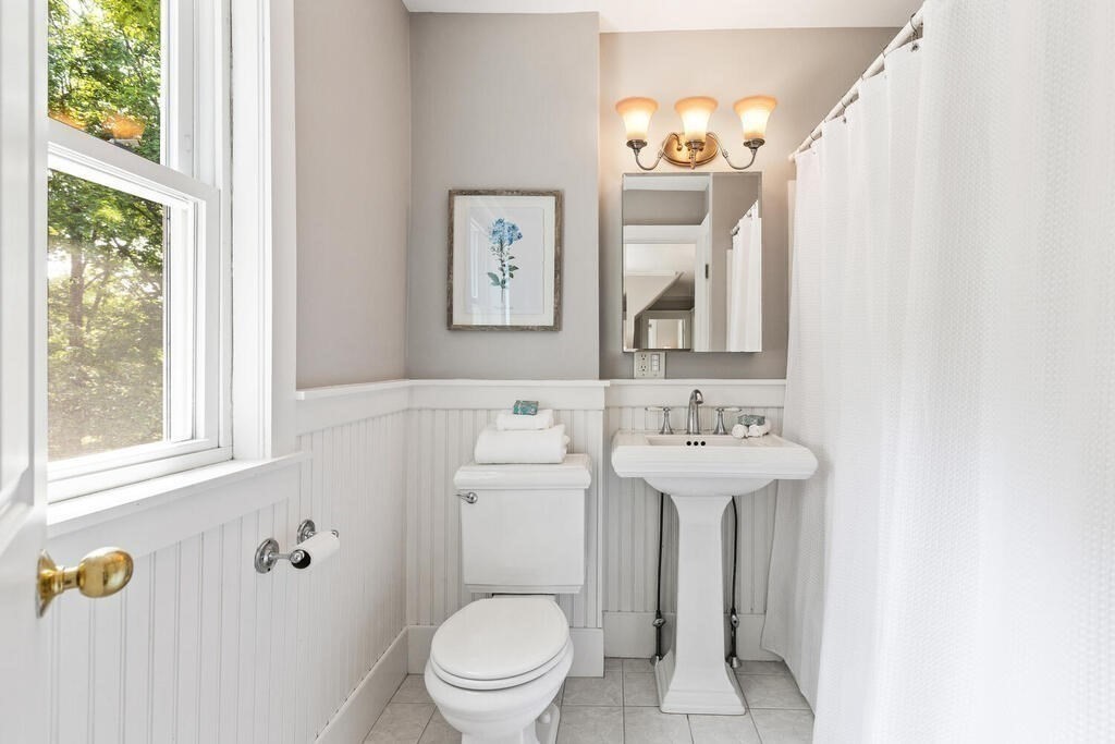 91 Pleasant Street Reading, MA 01867 - Photo 25 of 39