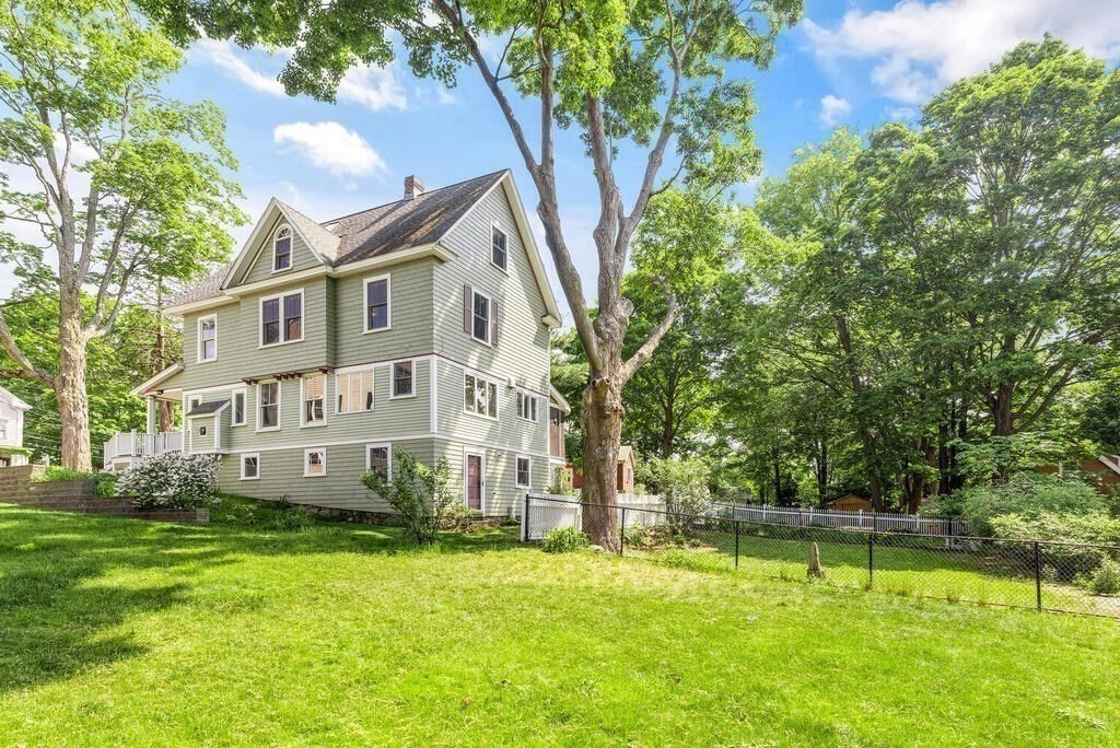 91 Pleasant Street Reading, MA 01867 - Photo 36 of 39