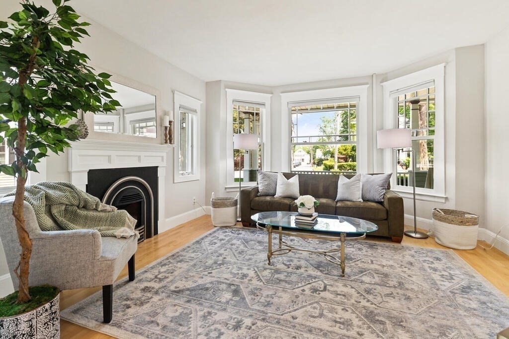 91 Pleasant Street Reading, MA 01867 - Photo 6 of 39