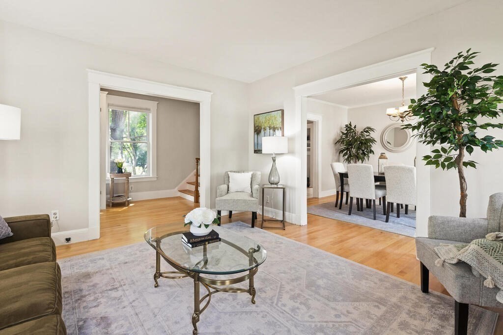 91 Pleasant Street Reading, MA 01867 - Photo 7 of 39