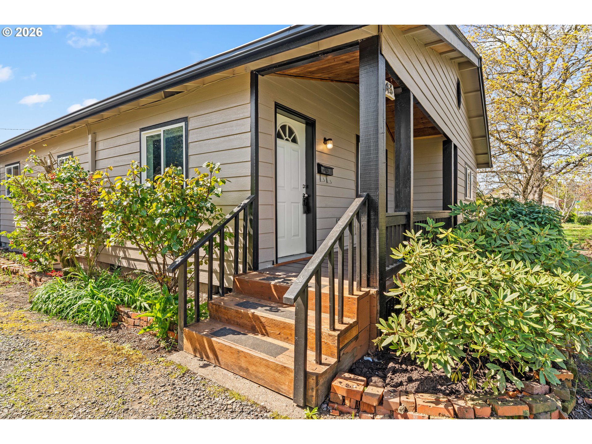 1043 F Street Springfield, OR 97477 - Photo 5 of 29