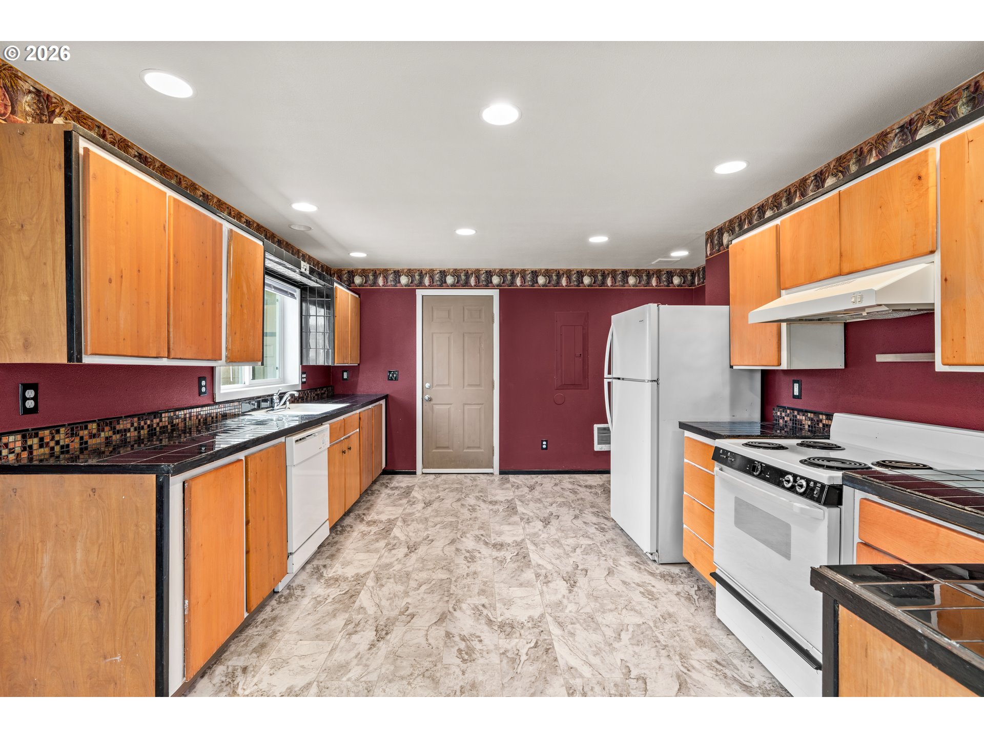 1043 F Street Springfield, OR 97477 - Photo 10 of 29