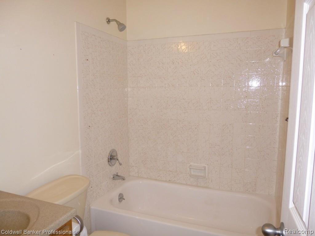 157 Stratford Lane, Unit 126 Rochester, MI 48309 - Photo 19 of 30