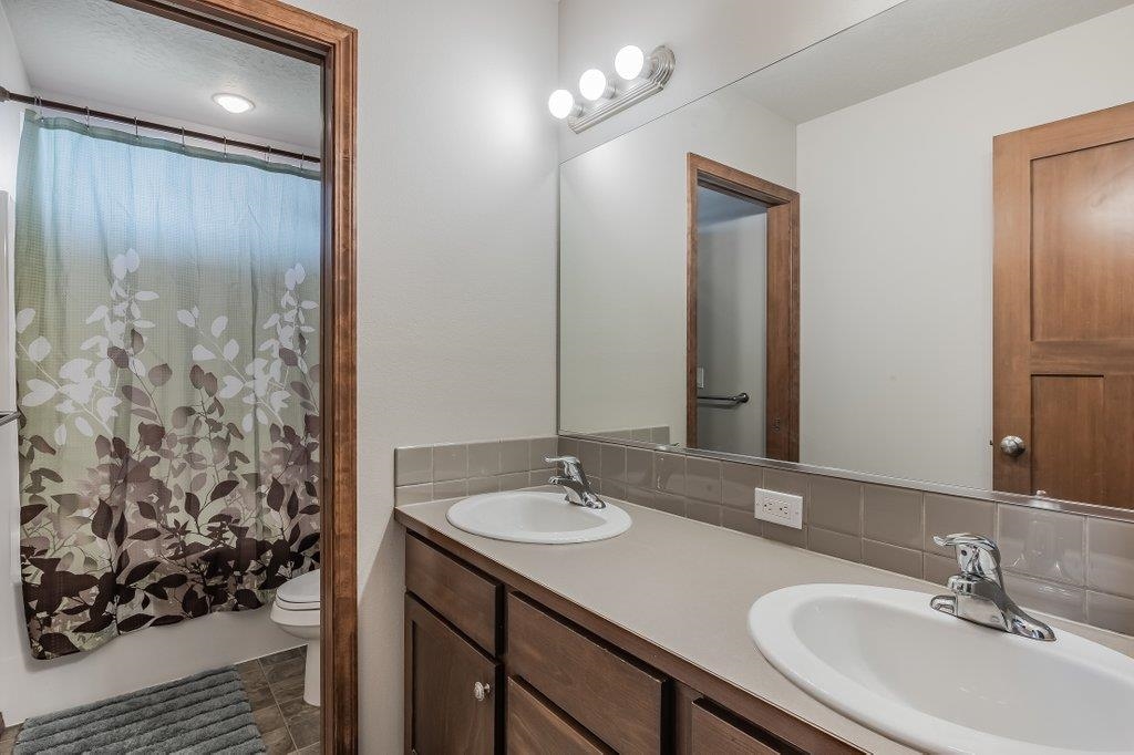 17915 East Daystar Road Spokane Valley, WA 99016 - Photo 19 of 38