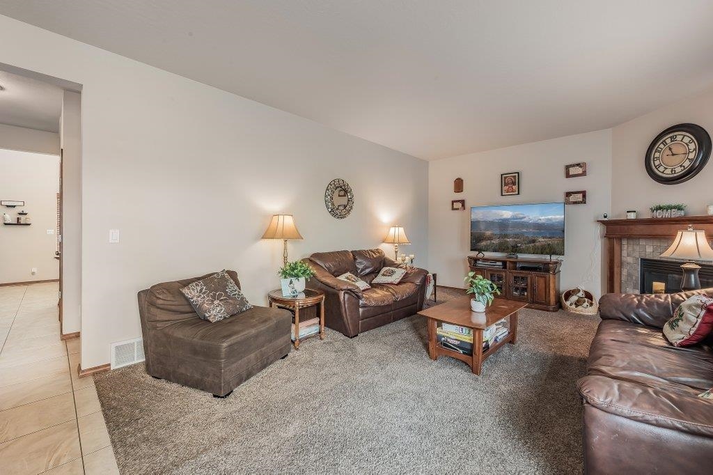 17915 East Daystar Road Spokane Valley, WA 99016 - Photo 10 of 38