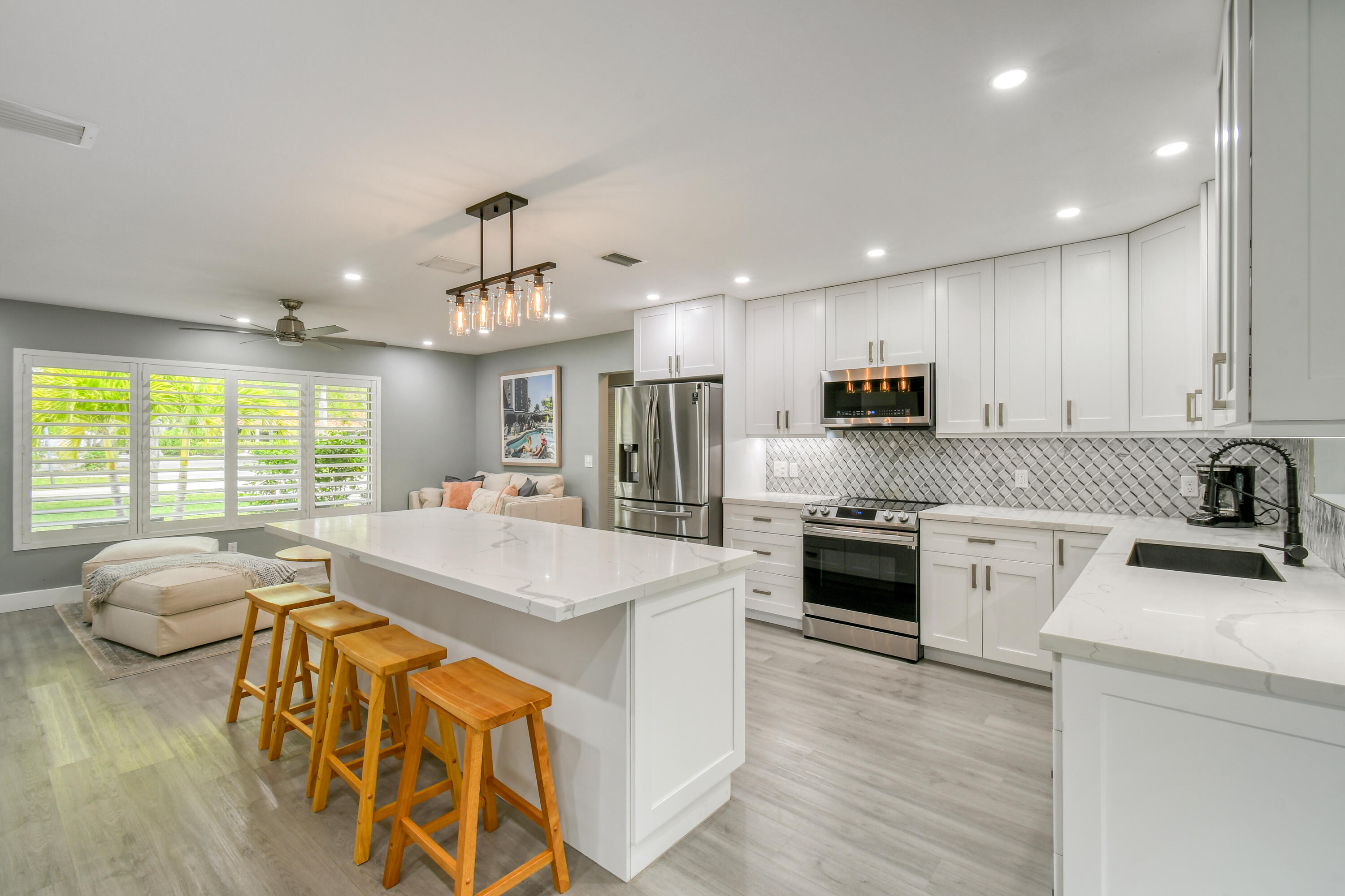 400 Tequesta Drive Tequesta, FL 33469 - Photo 2 of 38 Kitchen-Living Room