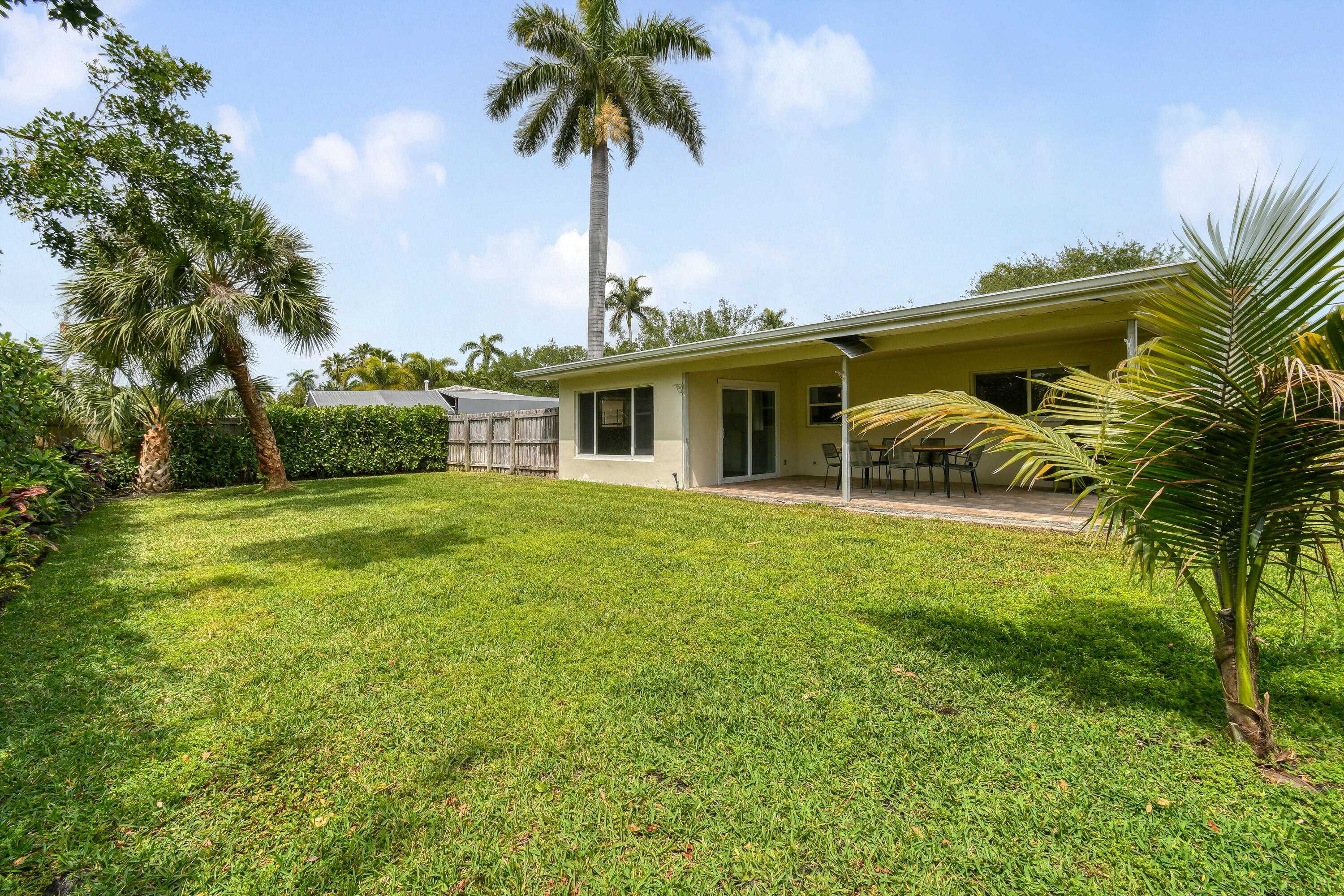 400 Tequesta Drive Tequesta, FL 33469 - Photo 33 of 38 Rear Yard large enough for Pool