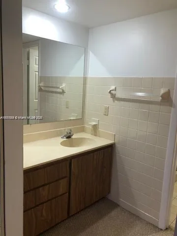 $2,250 | 1715 Whitehall Drive, Unit 405, Davie, FL 33324