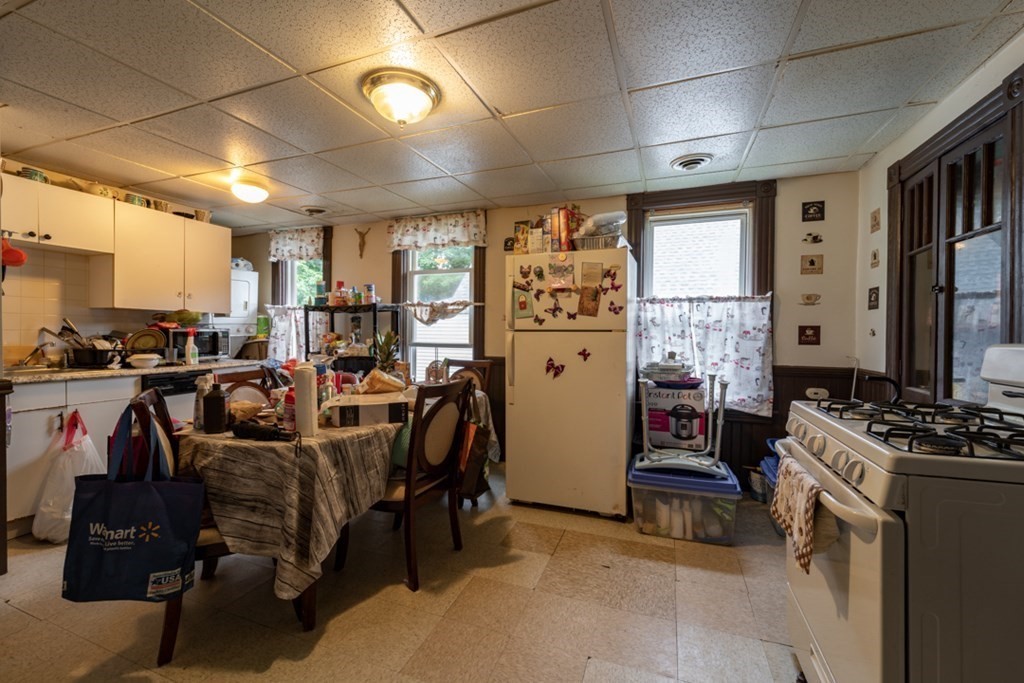 6 Doane Street Worcester, MA 01607 - Photo 12 of 17