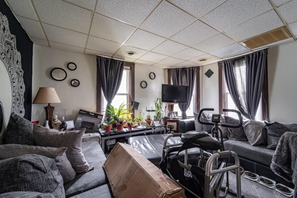 6 Doane Street Worcester, MA 01607 - Photo 14 of 17