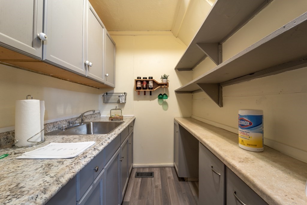 6 Doane Street Worcester, MA 01607 - Photo 5 of 17