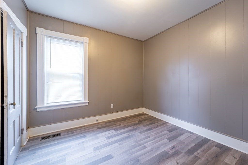 6 Doane Street Worcester, MA 01607 - Photo 6 of 17