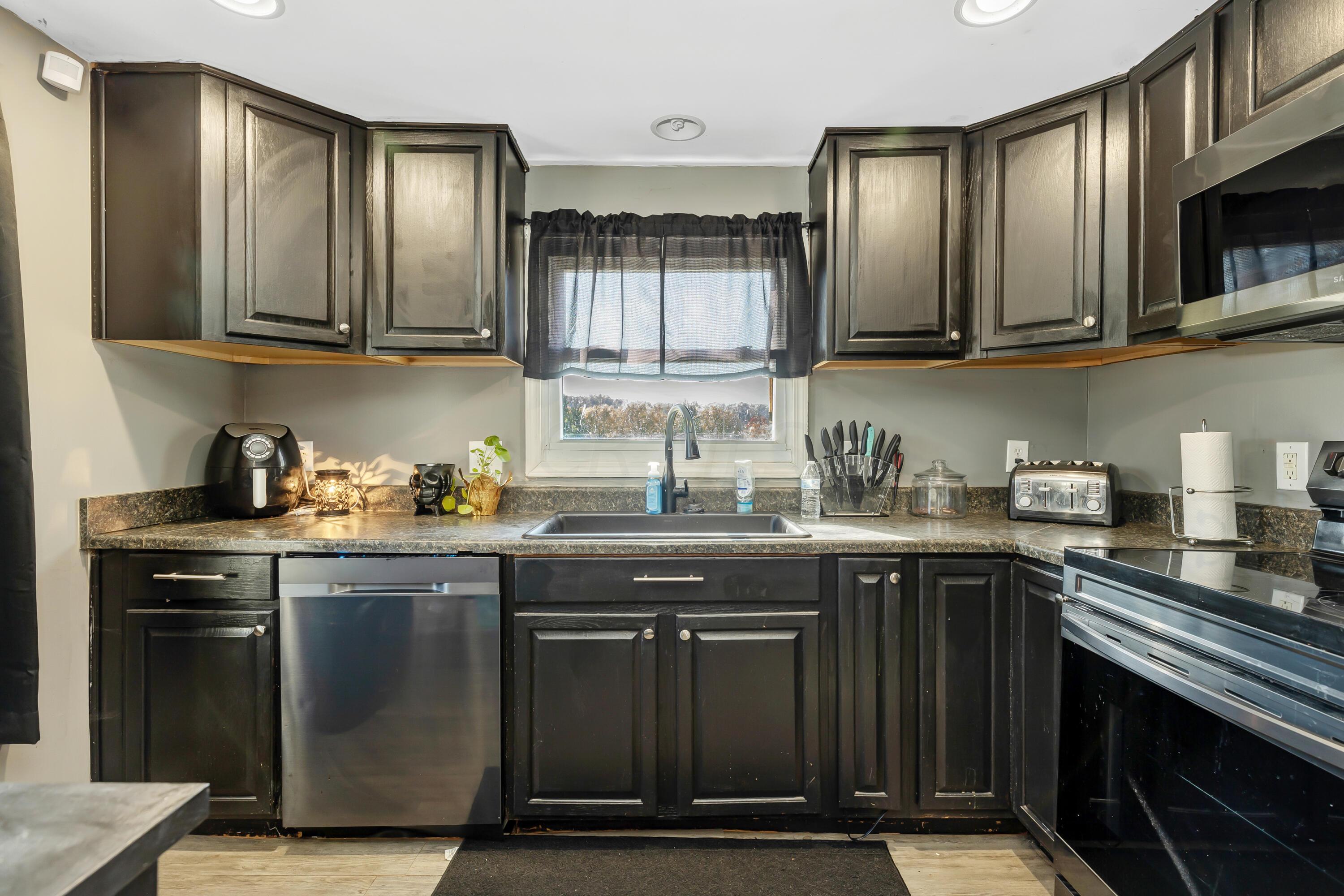 320 County Line Road Hopewell, OH 43746 - Photo 14 of 29 8-Kitchen