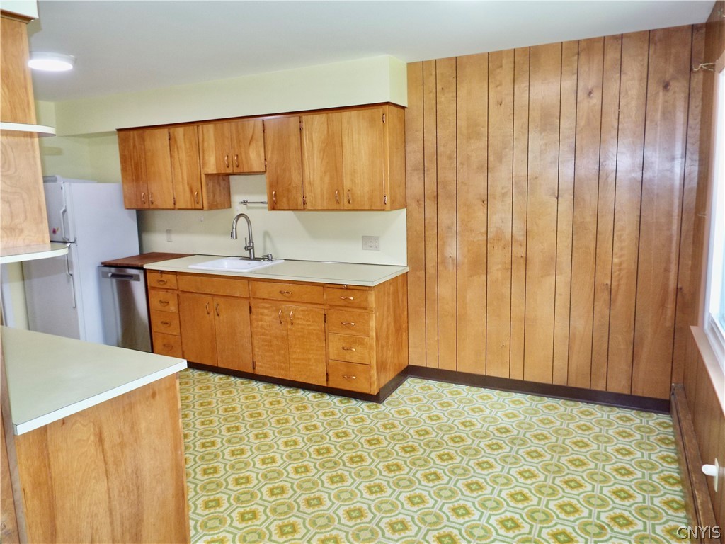 381 Genesee Street Oneida, NY 13421 - Photo 22 of 50