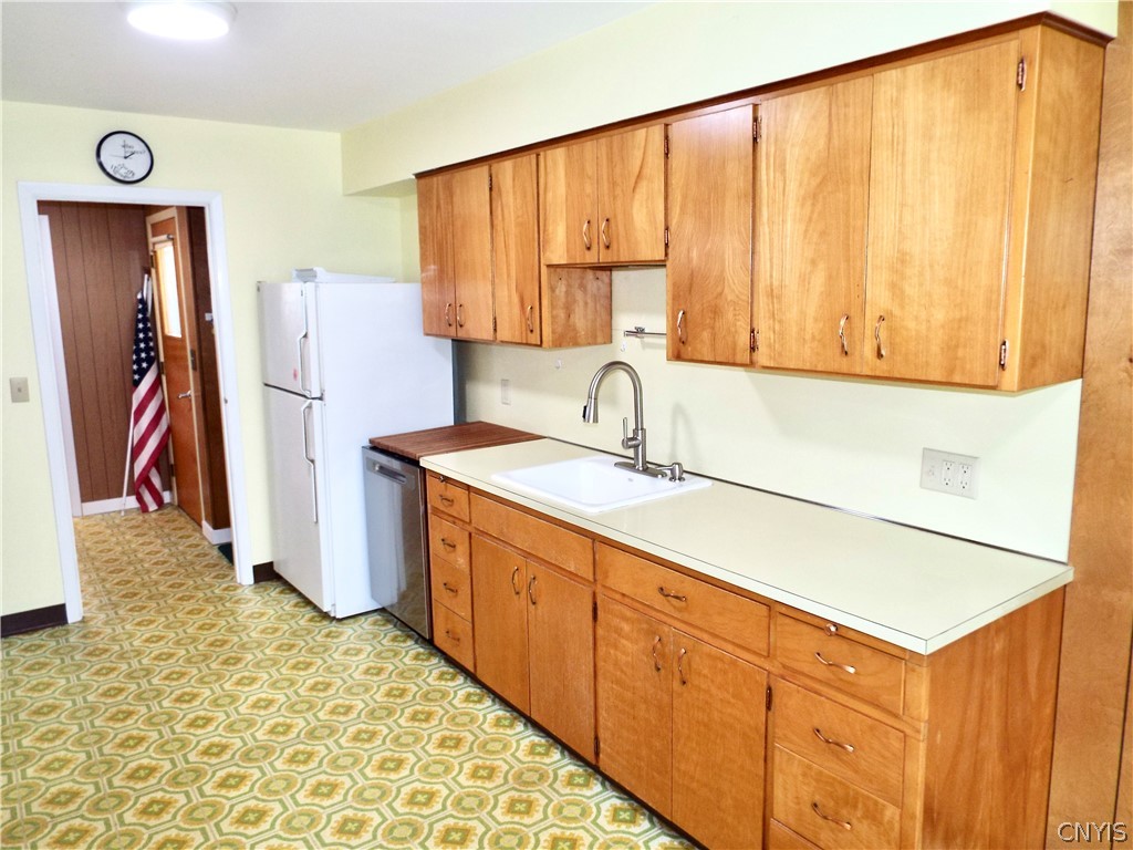 381 Genesee Street Oneida, NY 13421 - Photo 23 of 50