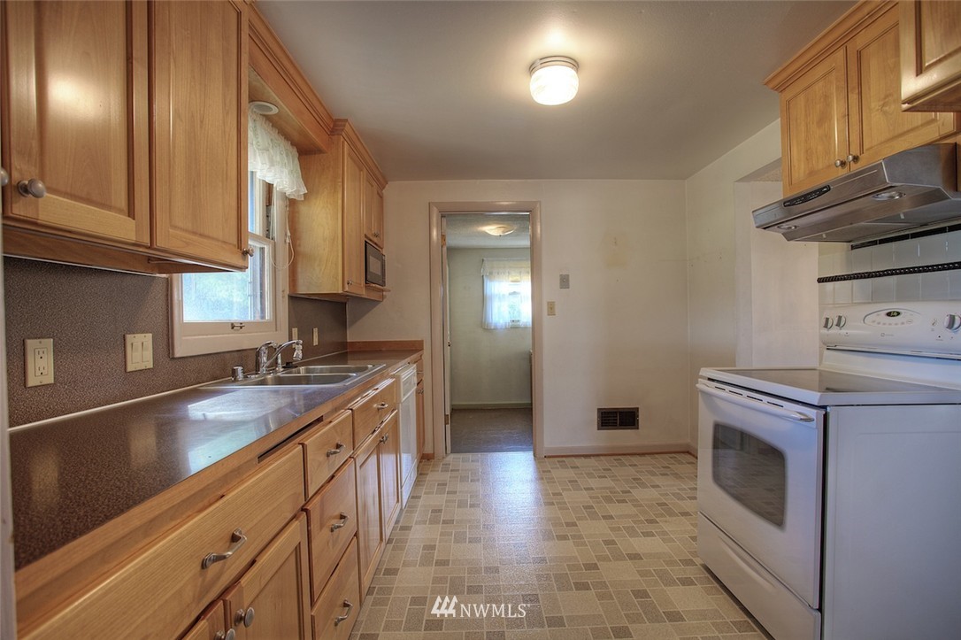 6010 Wildaire Road Southwest Tacoma, WA 98499 - Photo 12 of 24 Gallery Image 12