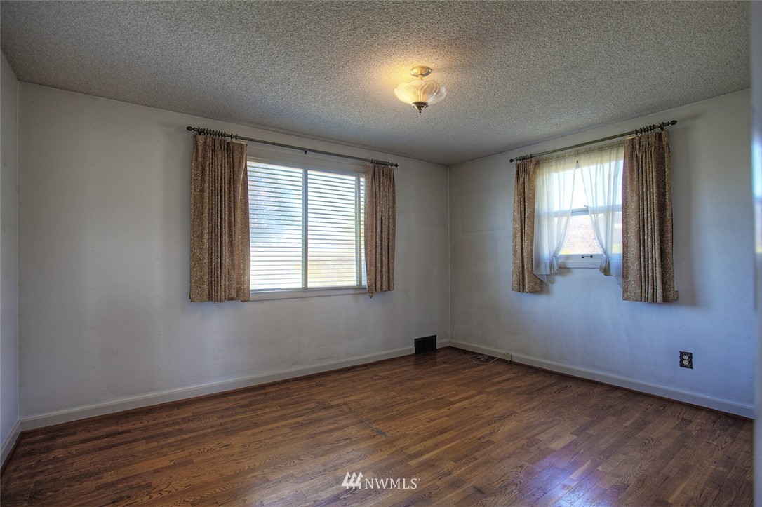 6010 Wildaire Road Southwest Tacoma, WA 98499 - Photo 13 of 24 Gallery Image 13