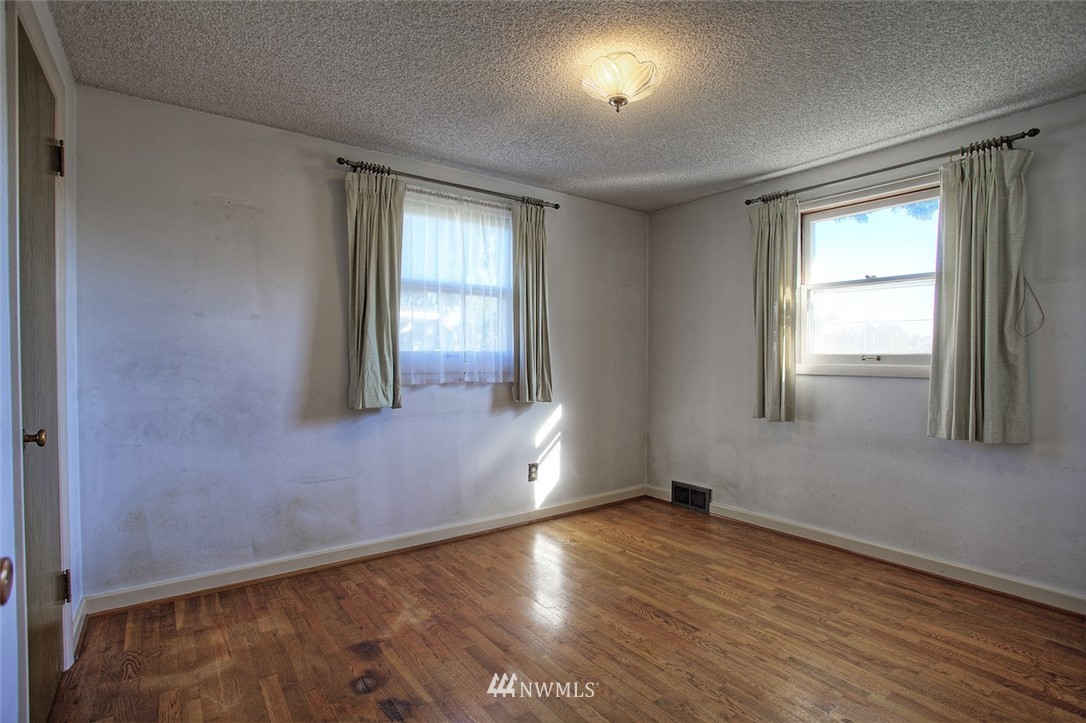 6010 Wildaire Road Southwest Tacoma, WA 98499 - Photo 16 of 24 Gallery Image 16