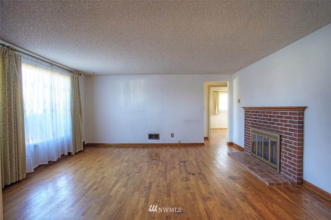 6010 Wildaire Road Southwest Tacoma, WA 98499 - Photo 5 of 24 Gallery Image 5