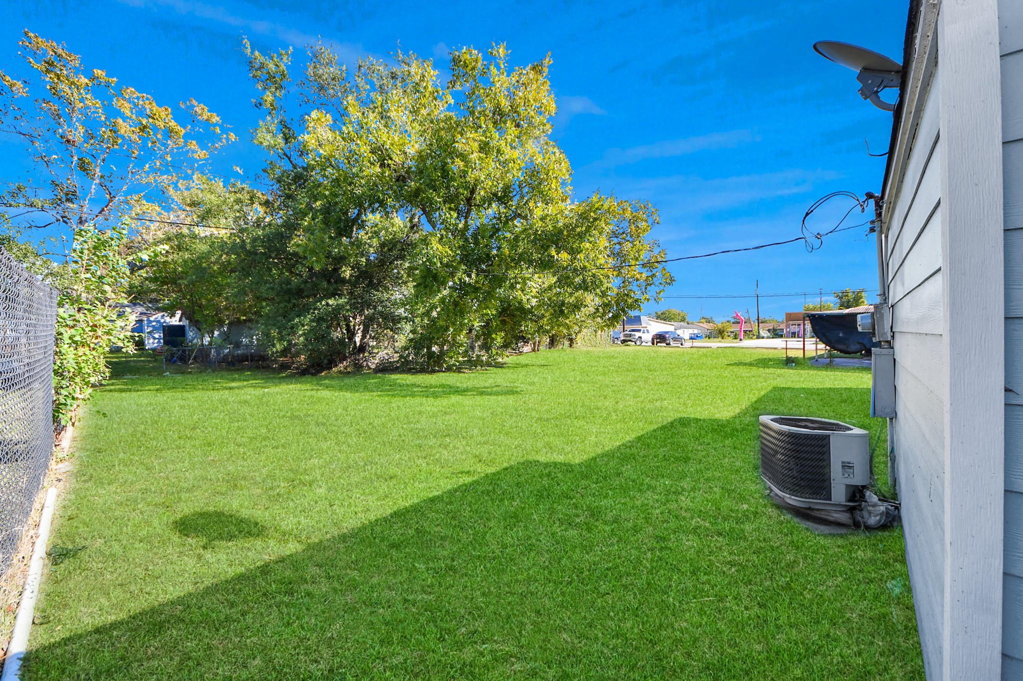 11025 Muscatine Street Houston, TX 77029 - Photo 29 of 33 a view of a garden with a house